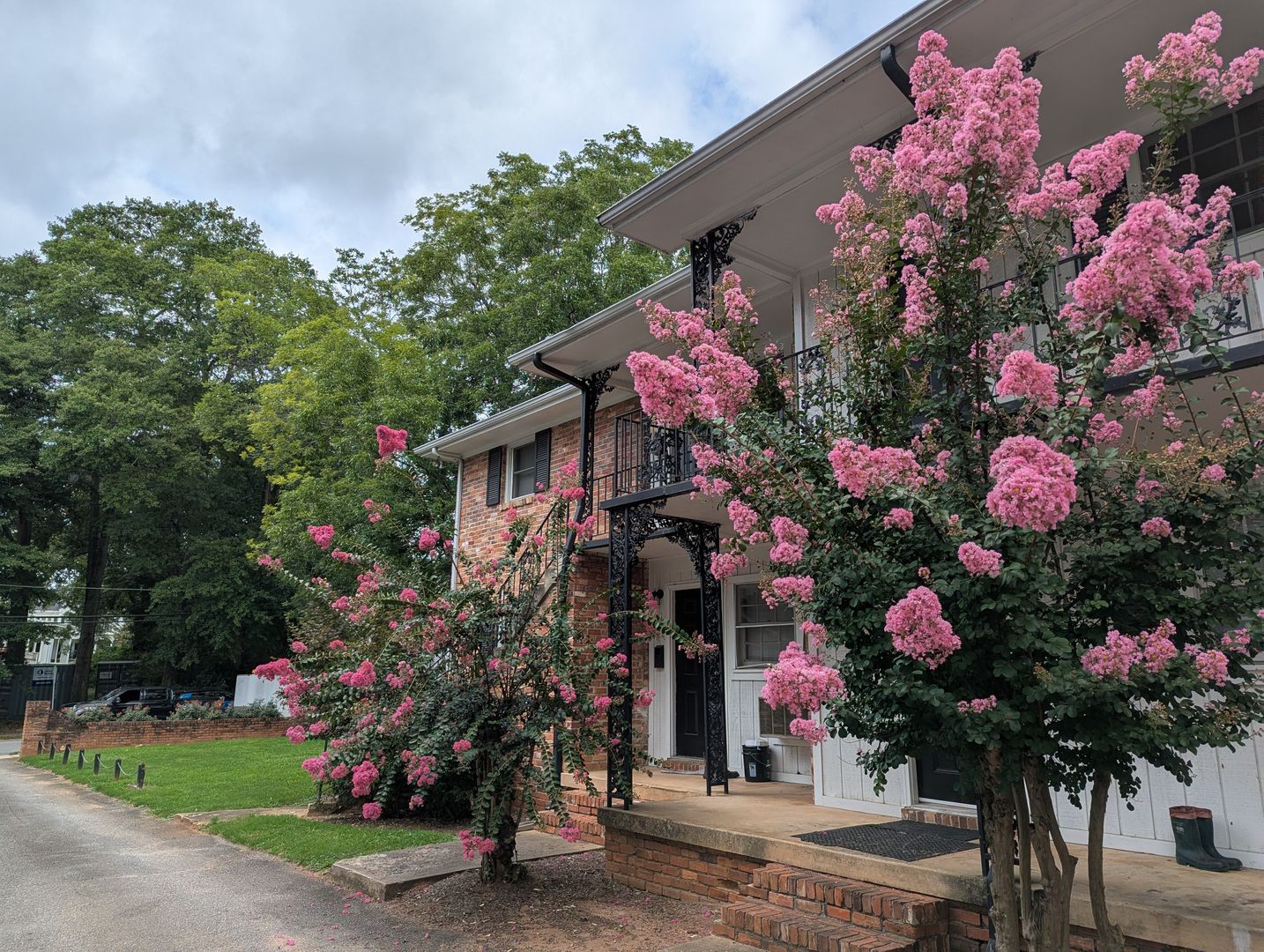 Athens Apartment: 105 Bloomfield St