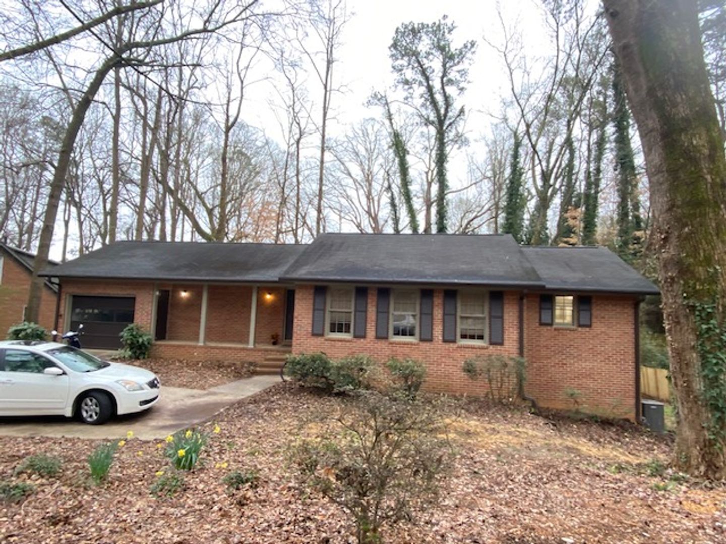 Athens House: 110 Riverdale Drive