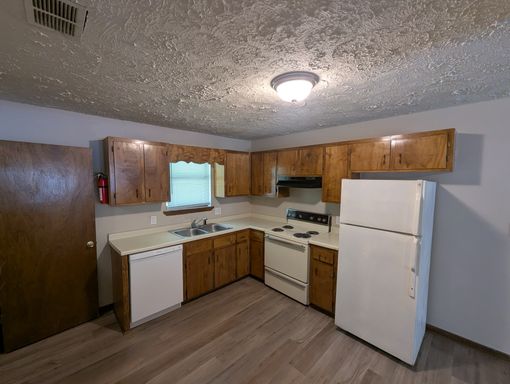 Renovated 2 Bed/1 Bath Duplex on the Eastside – photo 1