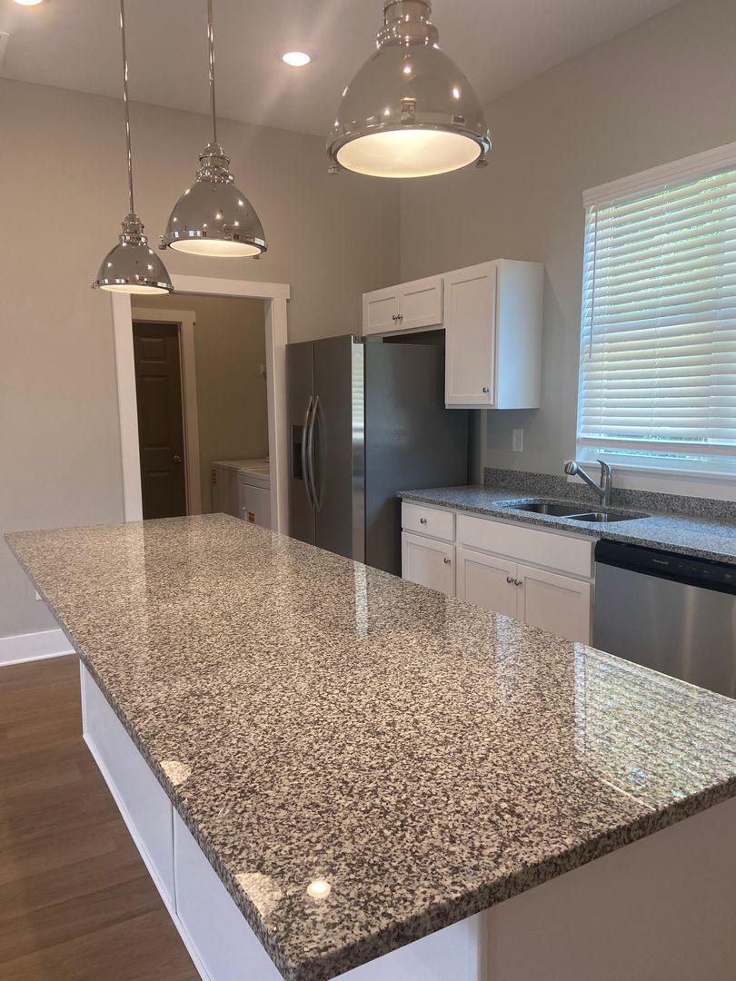 Athens Apartment: 255 Bailey Street