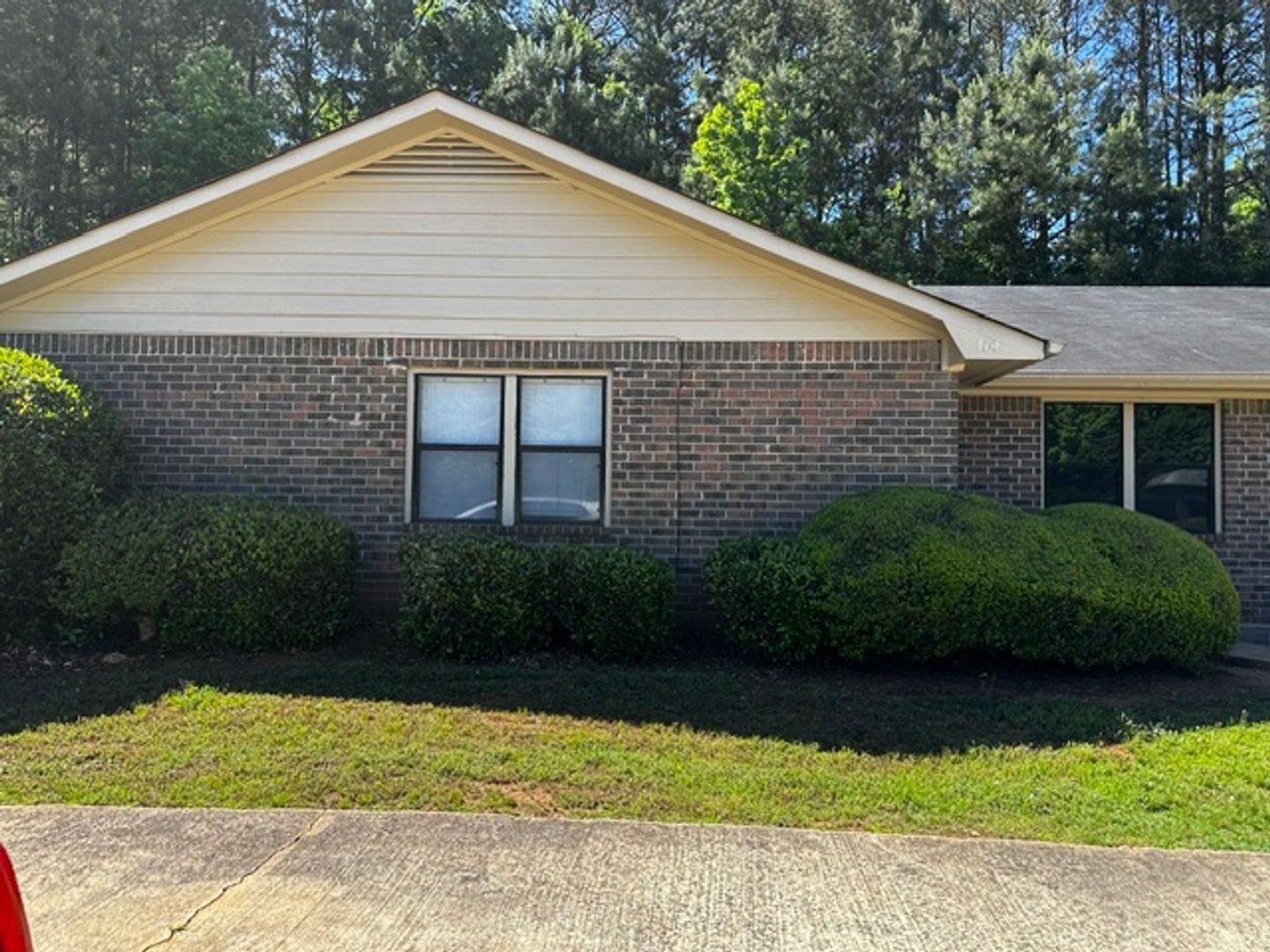 Athens Apartment: 112 Lake Ct