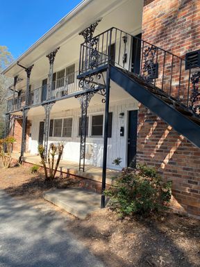 1 BR/1 BA Apartment Blocks away from Campus and Five-Points – photo 1