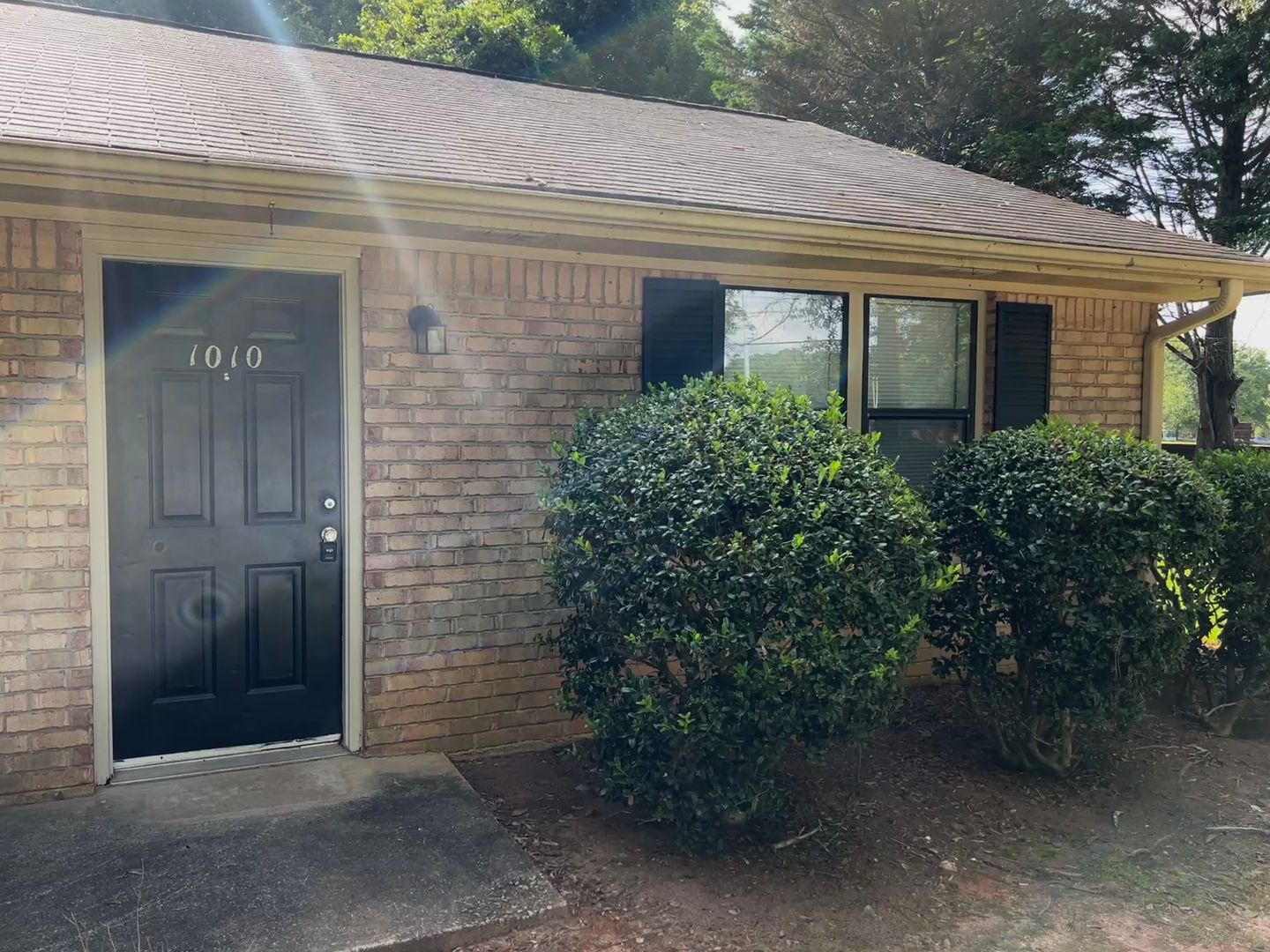 Bogart Multiplex: 1010 Wellington Dr