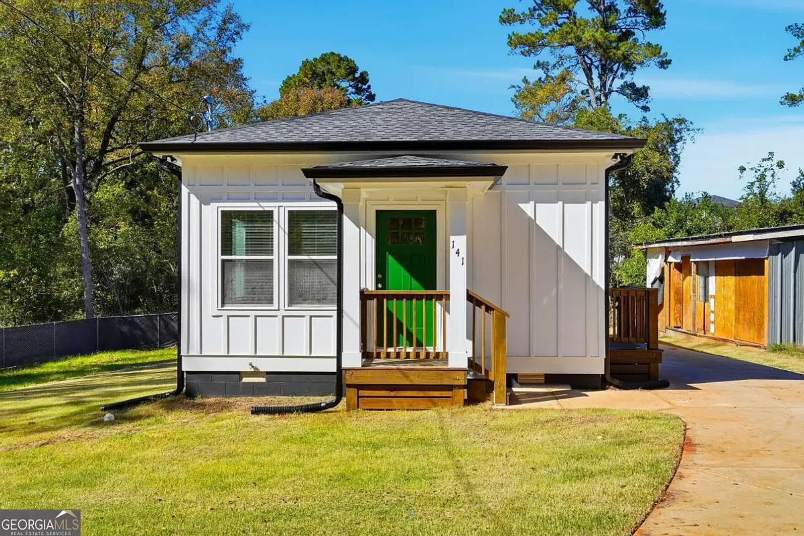 Athens House: 141 Kentucky Circle