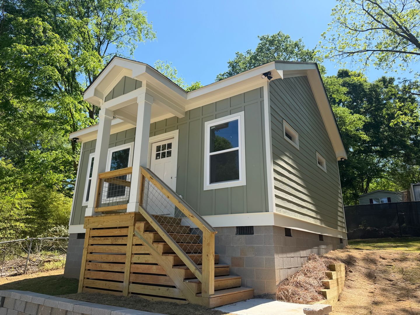 Athens House: 549 North Peter Street