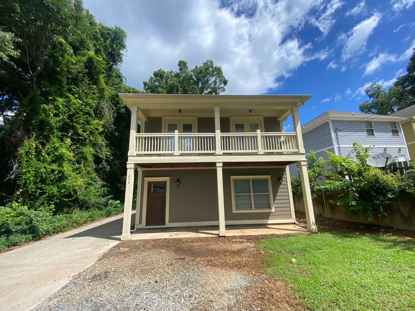 Athens House: 242 Madison Heights