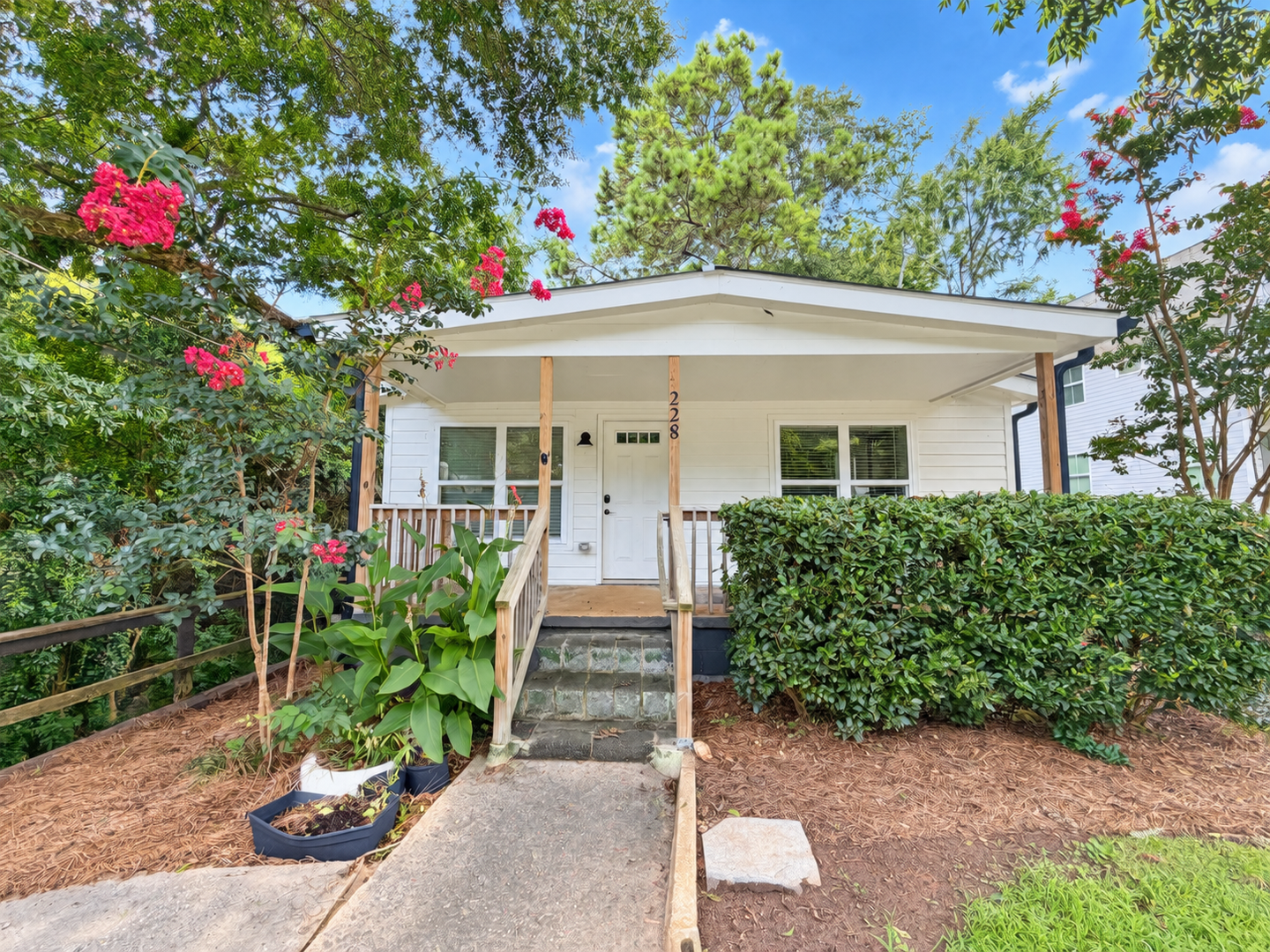 Athens House: 228 South Rocksprings Street