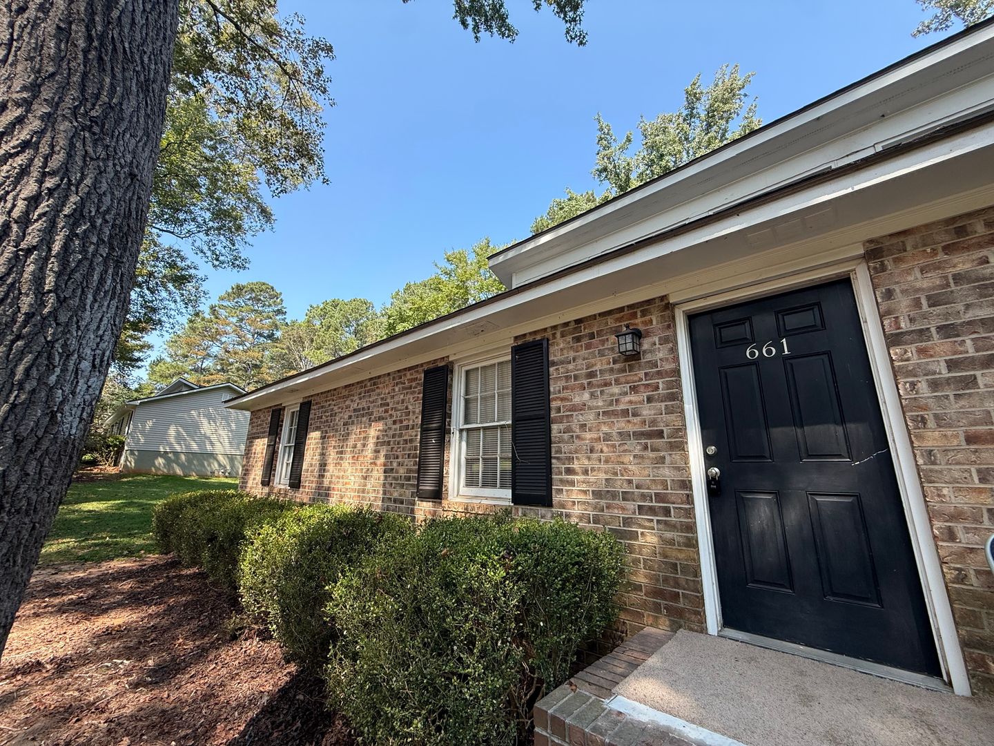 Hull House: 661 Maplewood Lane