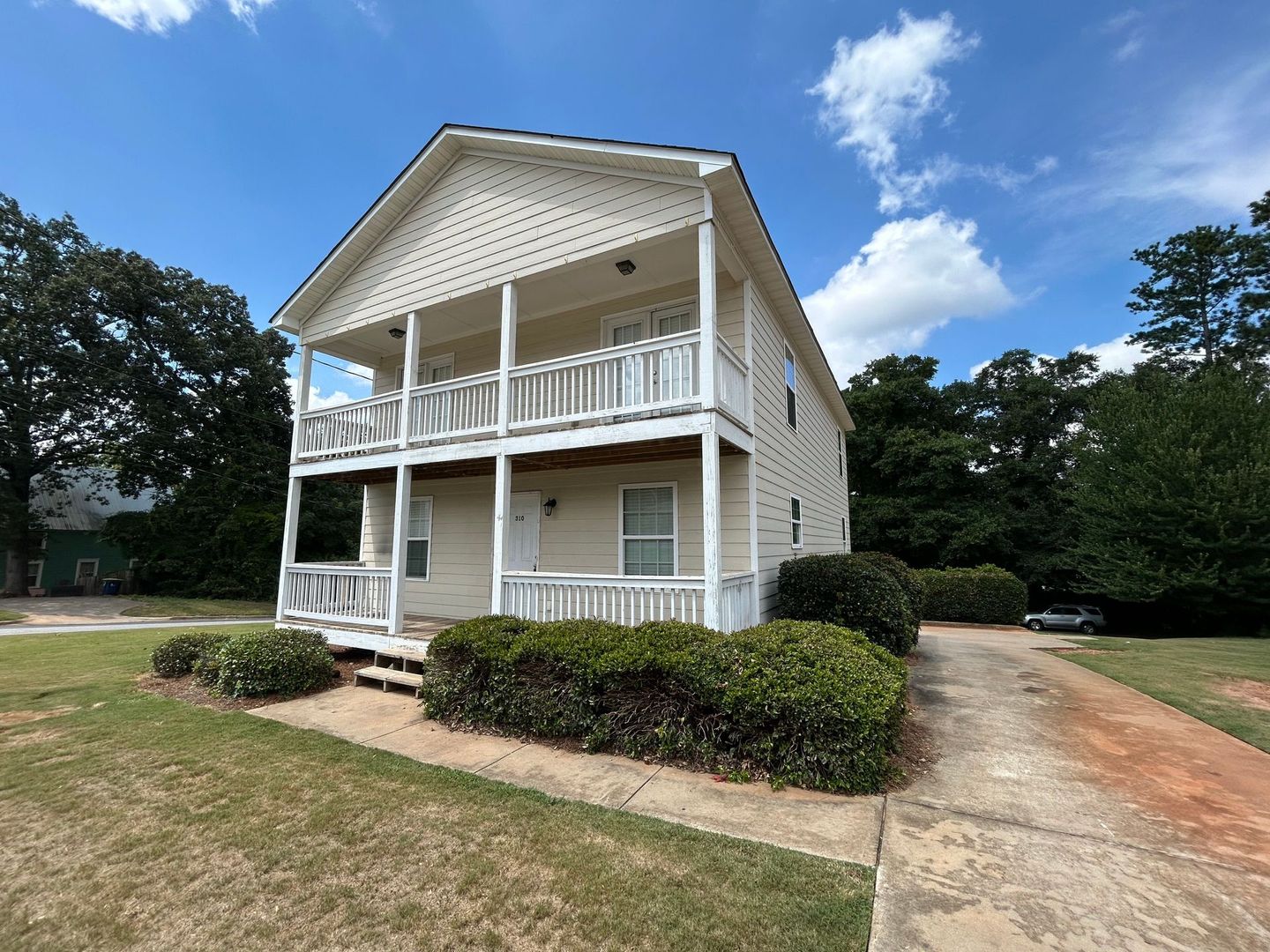 Athens House: 310 Northside Drive