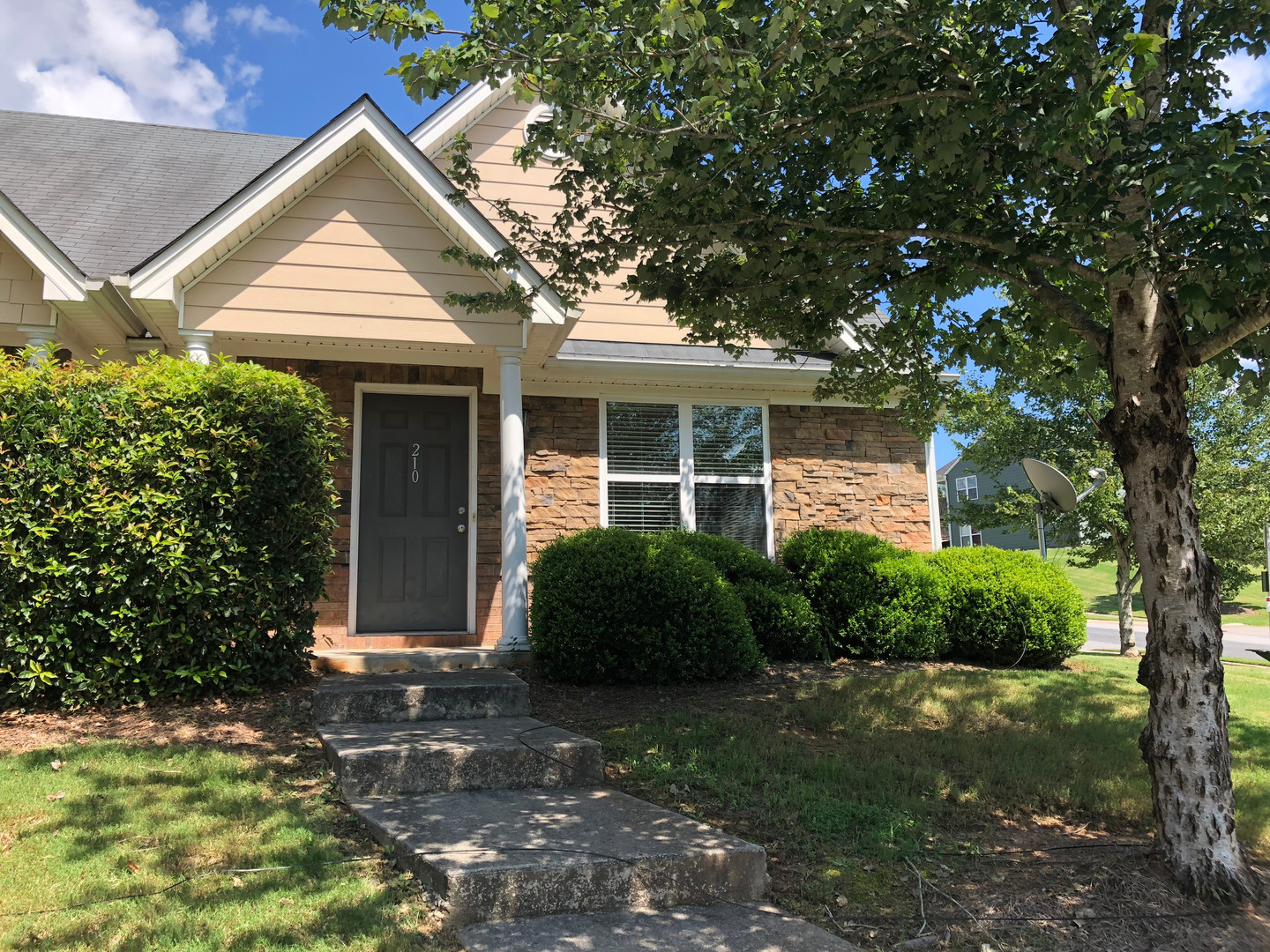 Athens House: 210 Bridgewater Way