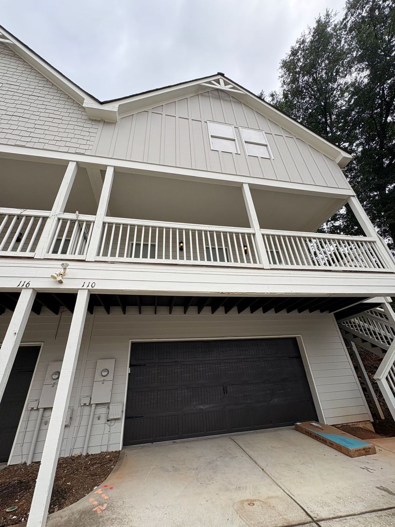 Athens House: 110 North Avenue