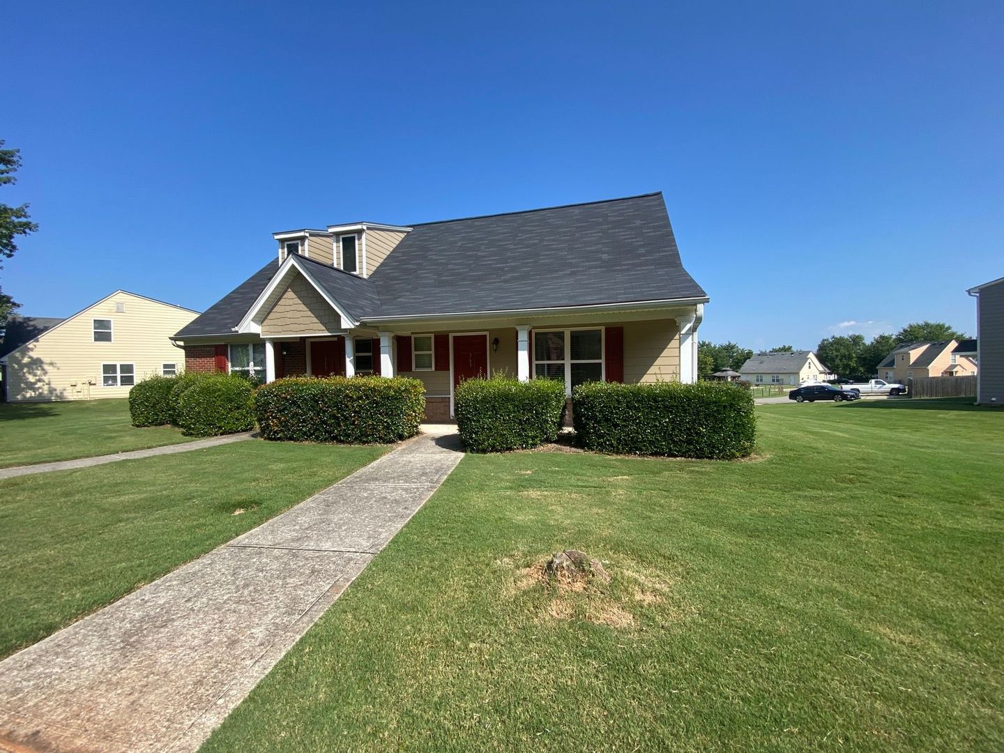 Athens House: 361 Bridgewater Circle