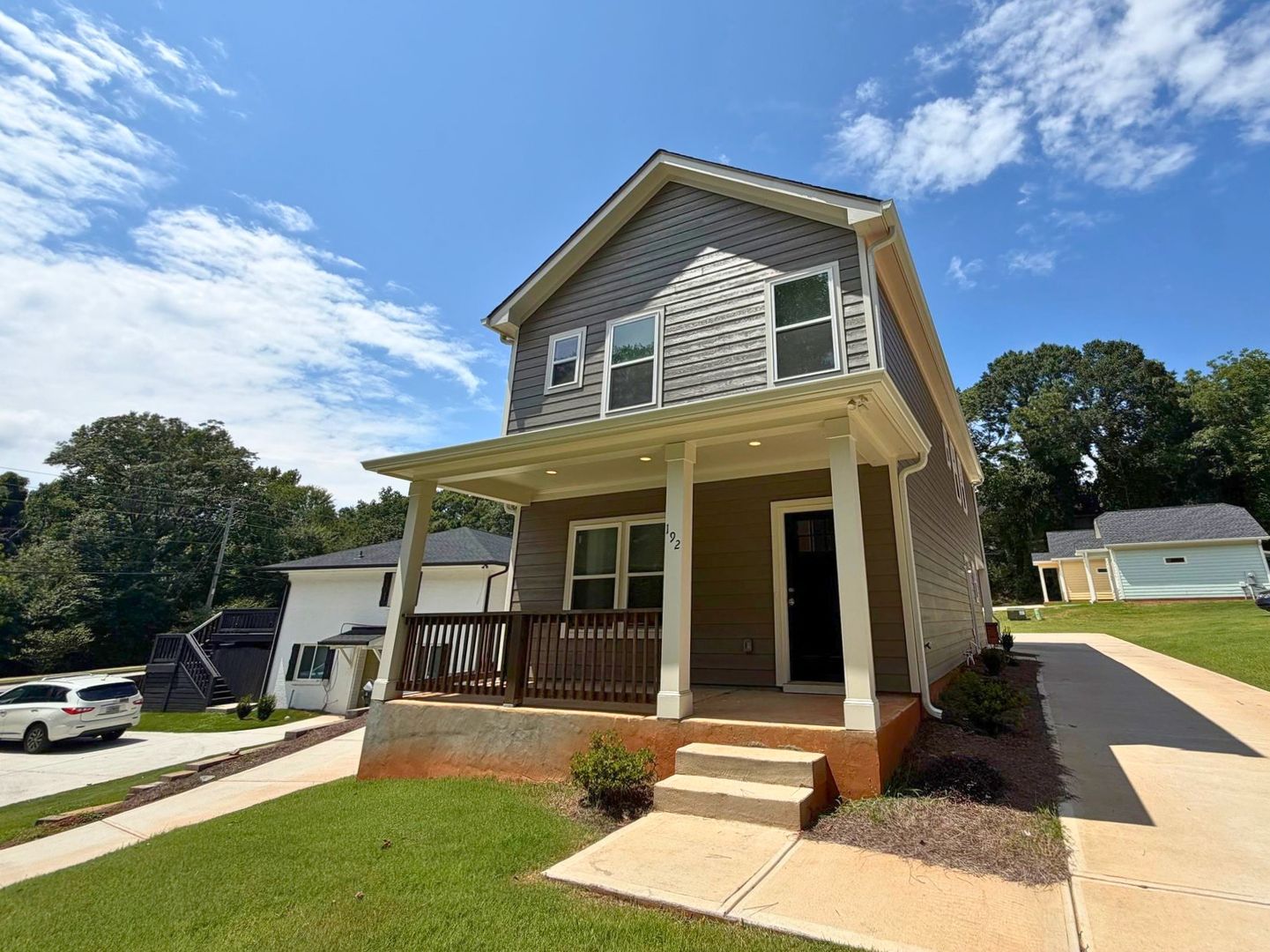 Athens House: 192 Johnson Drive Extension
