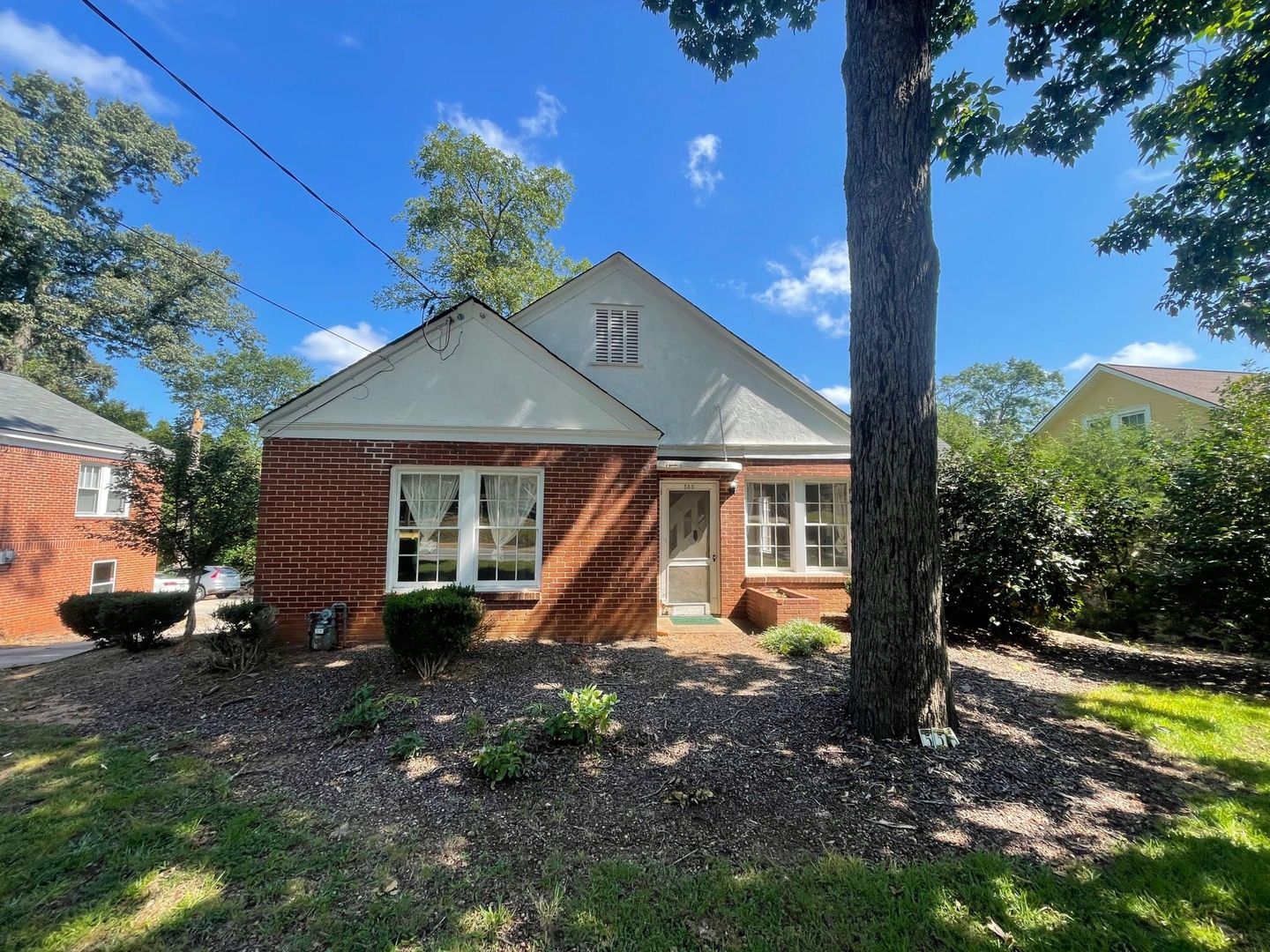 Athens House: 555 Morton Avenue