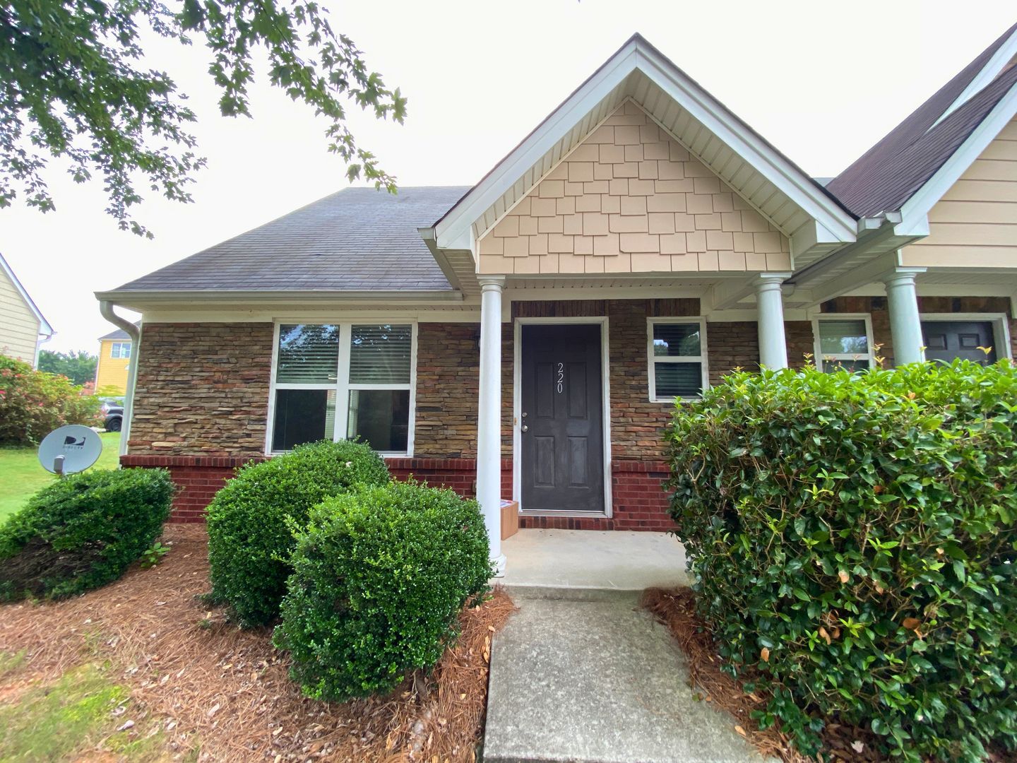 Athens House: 220 Bridgewater Way