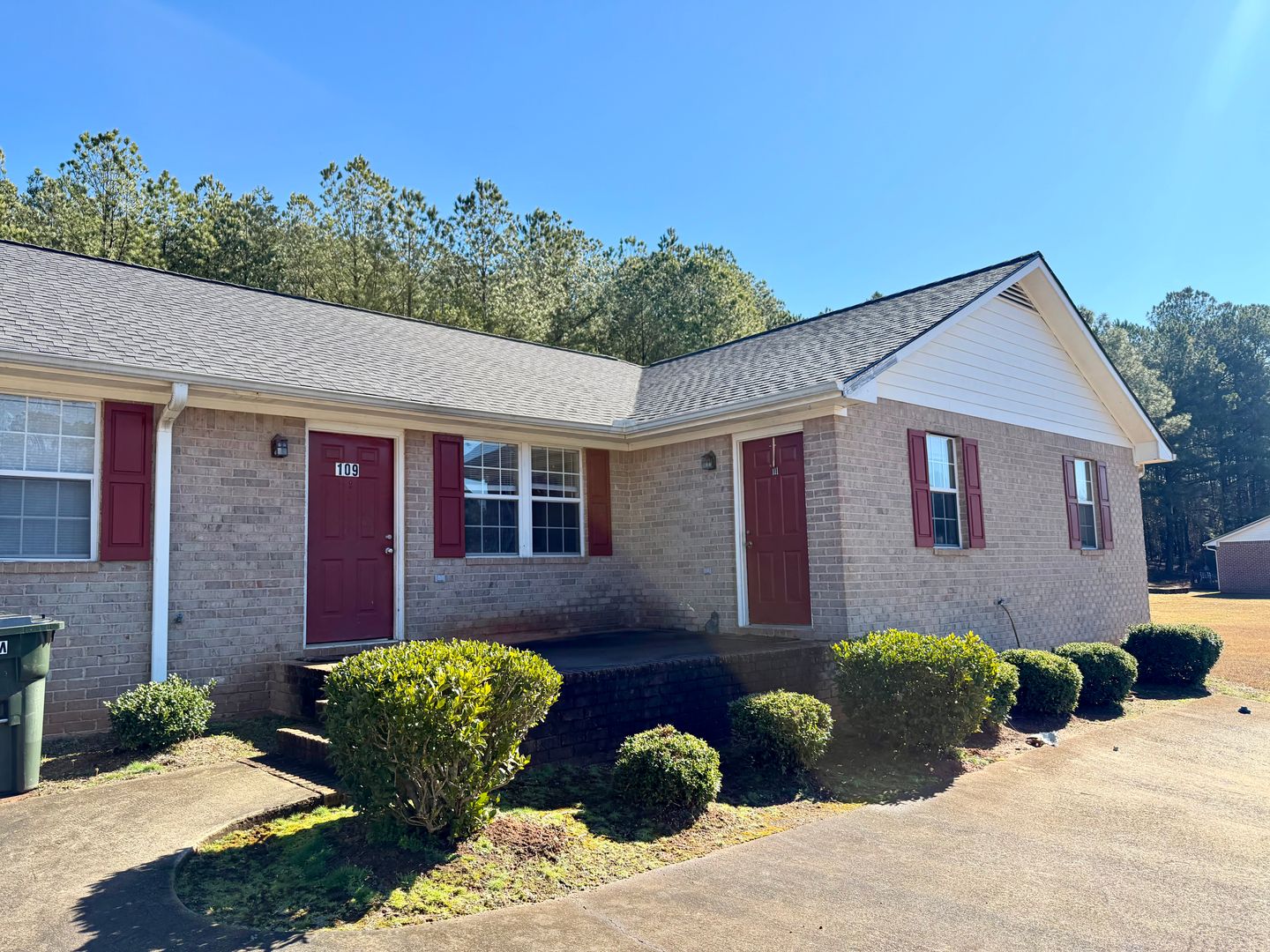 Athens House: 111 Hunters Run Road