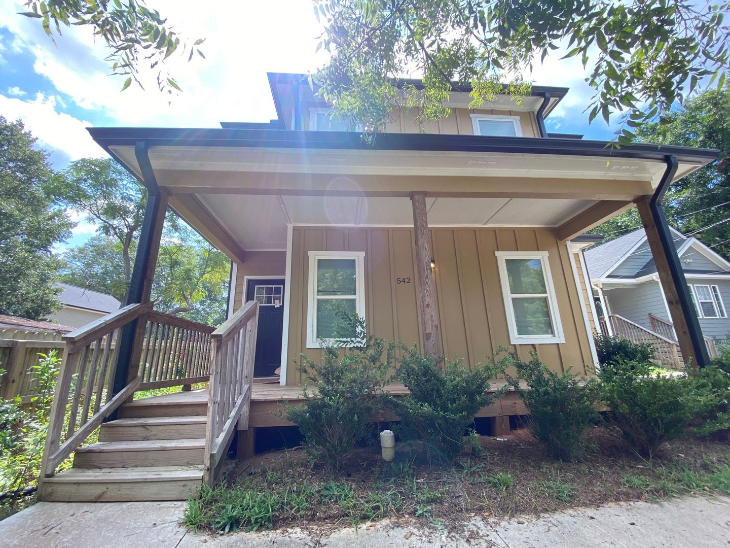 Athens House: 542 North Peter Street