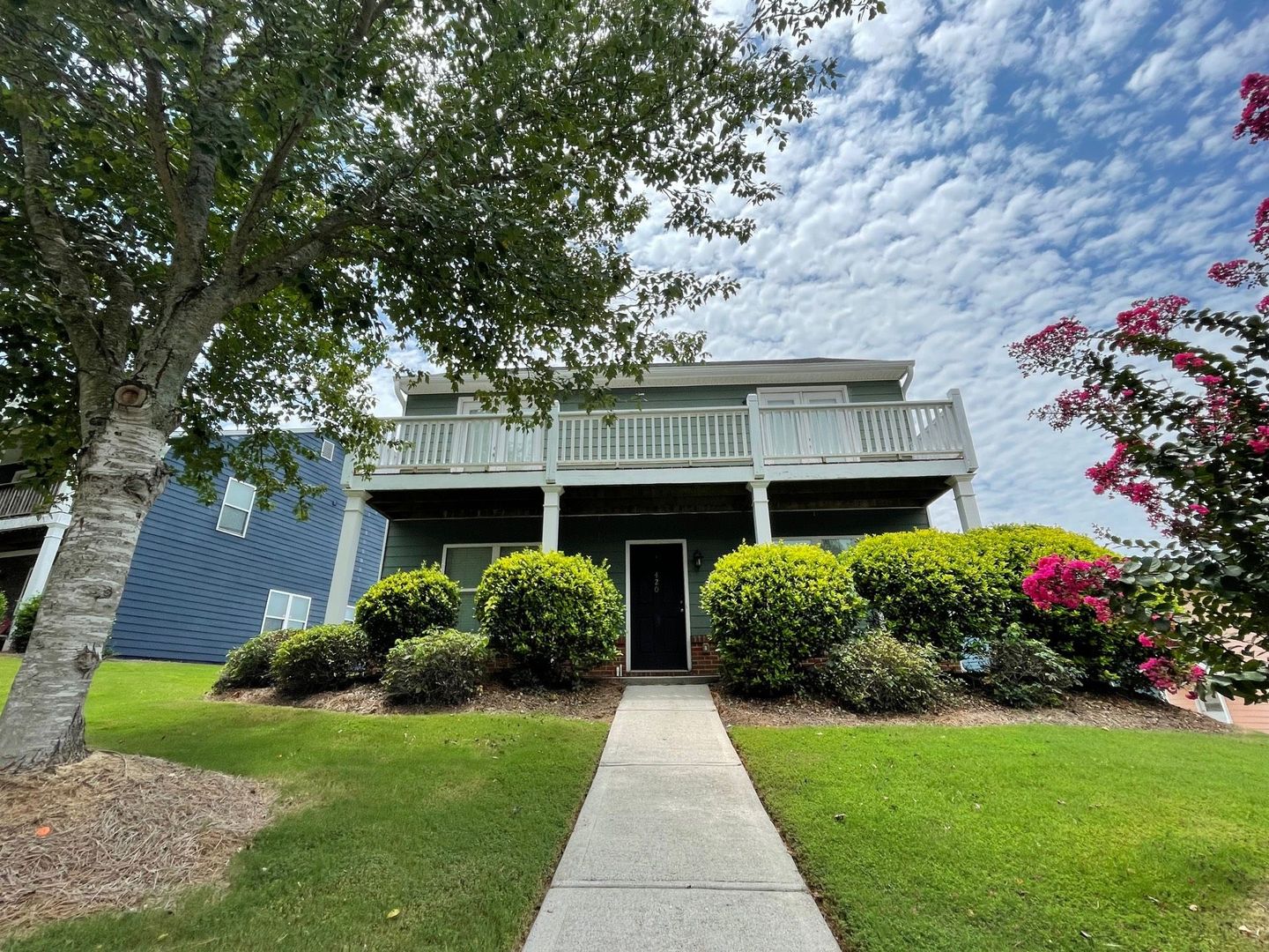 Athens House: 420 Bridgewater Way