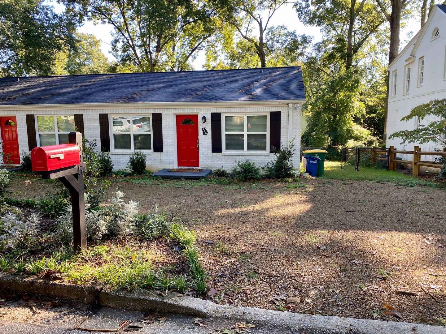 Athens House: 595 Pinecrest Drive