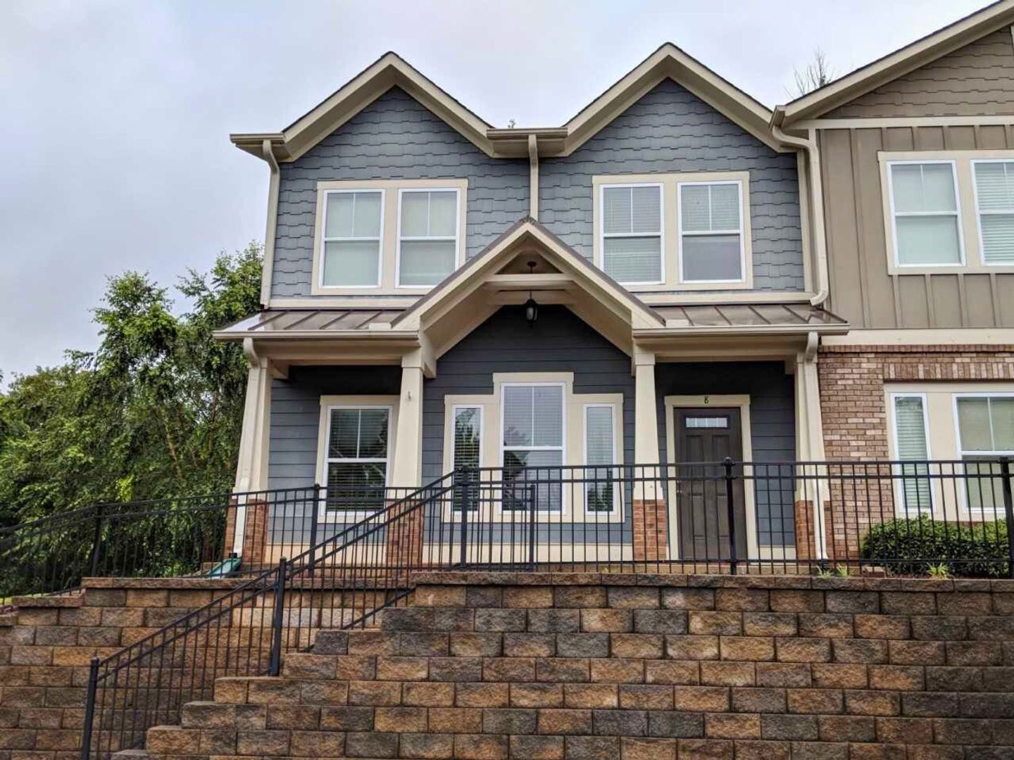 Athens House: 125 Hobson Avenue