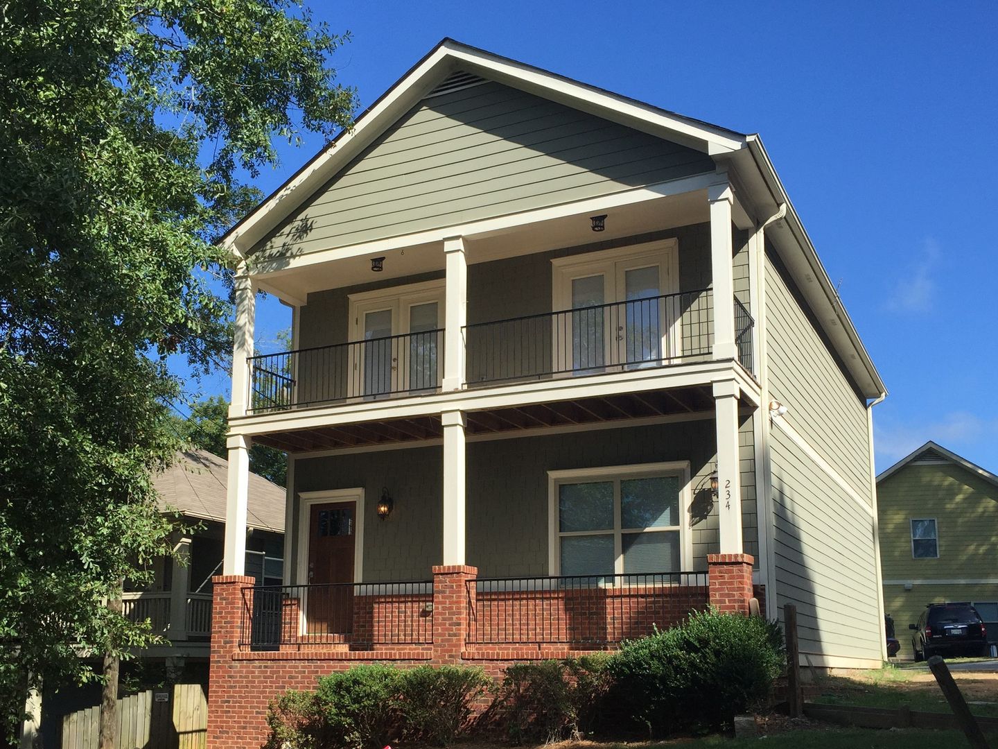 Athens House: 234 Madison Heights