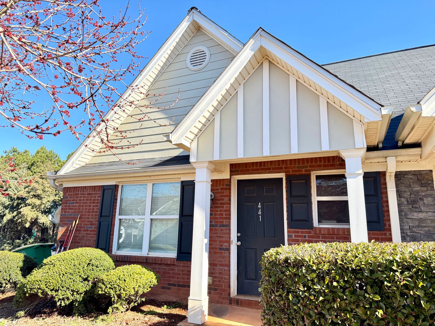 Athens House: 441 Bridgewater Way