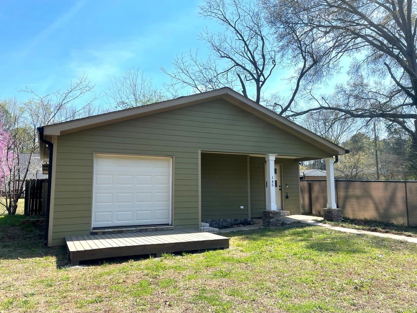 Athens House: 145 Dwight Road