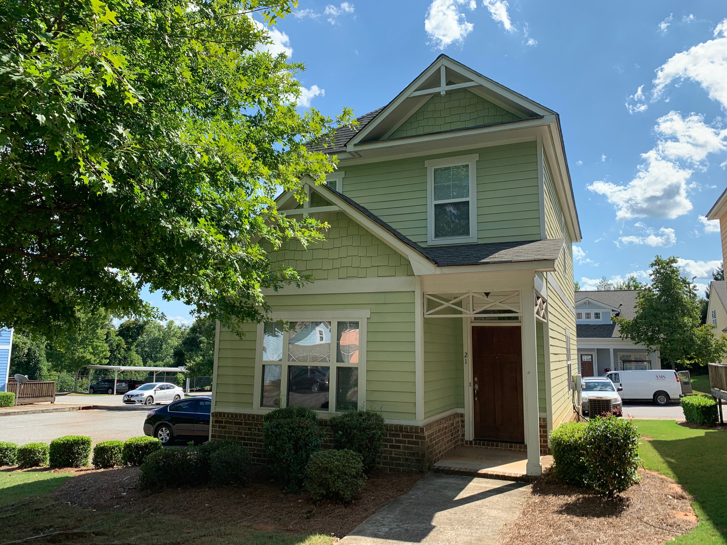 Athens House: 170 Jonas Avenue