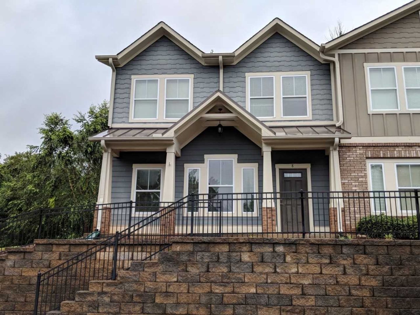 Athens House: 125 Hobson Avenue