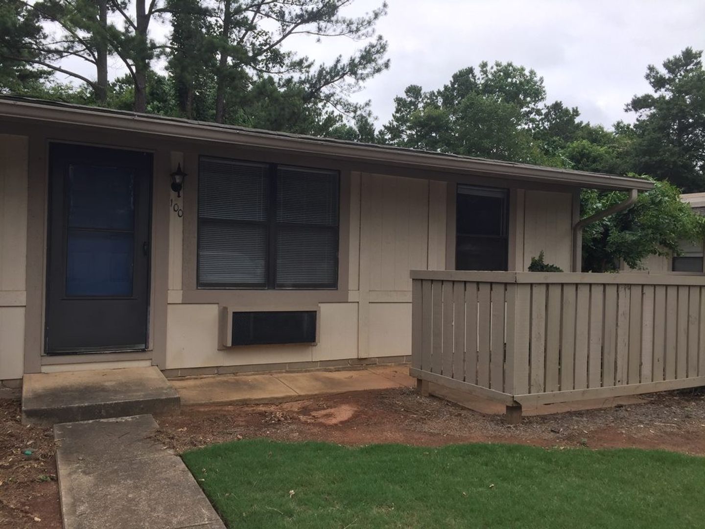 Athens Apartment: 1375 College Station Road