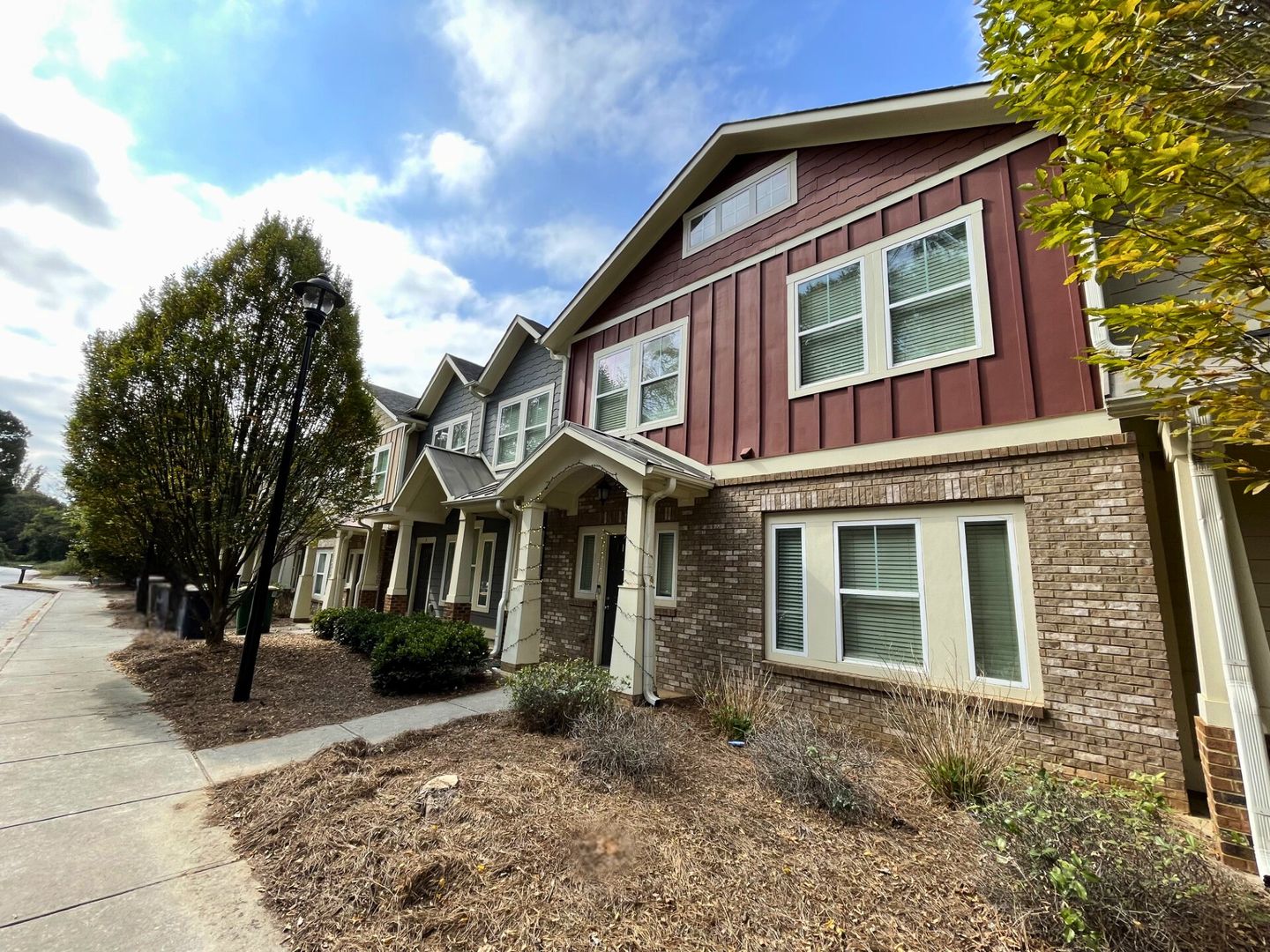 Athens House: 125 Hobson Avenue