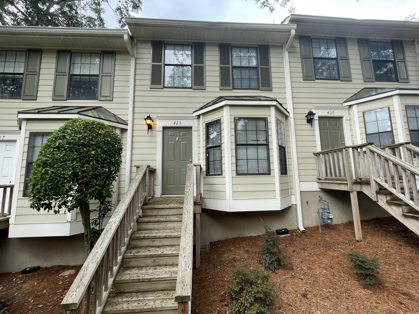 Athens House: 425 Peabody Street