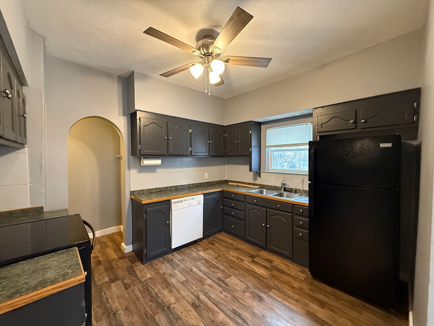 1031 W Turner St, Springfield, MO 65803