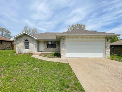 609 E Sunset St, Nixa, MO 65714