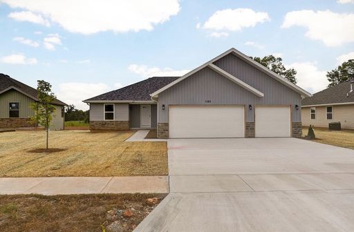 1188 N Maxine Ave, Nixa, MO 65714