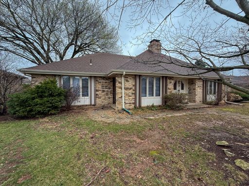 1701 E Lark St, Springfield, MO 65804