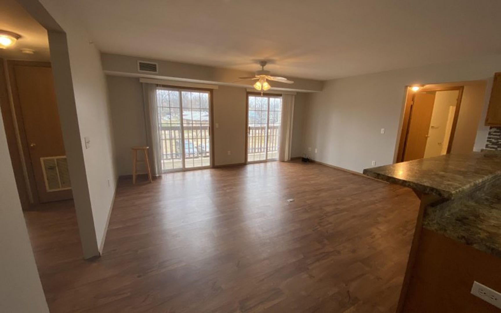 ALL UTILITIES INCLUDED - Photo 3