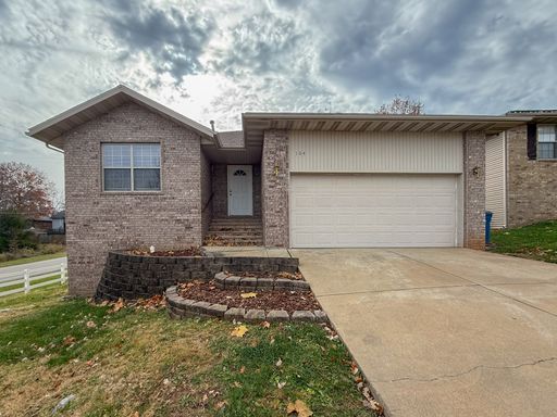 104 Twin Oak, Nixa, MO 65714