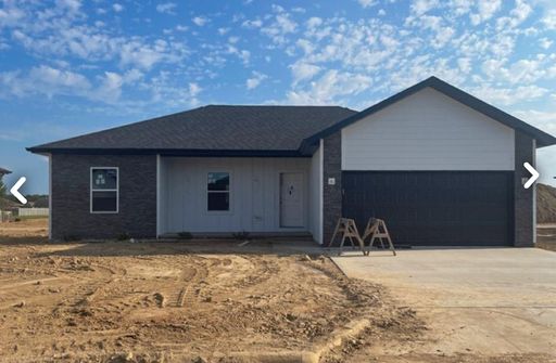 112 W. Bluegrass