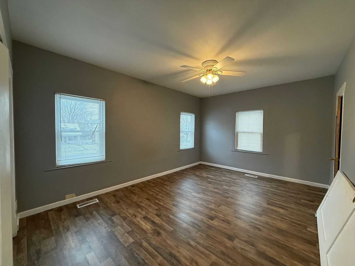 1031 W Turner St, Springfield, MO 65803 - Photo 6