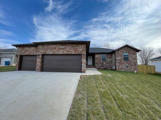 2120 N 21st St, Ozark, MO 65721