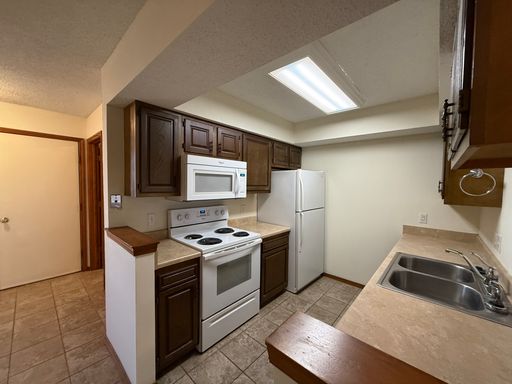 3427 S Main, Springfield, MO 65807