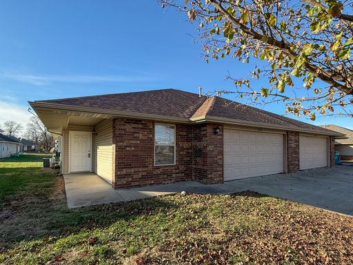1207 N Northwood, Republic, MO 65738