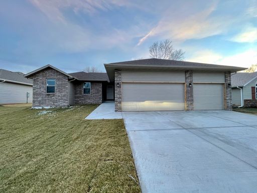 3920 W Linwood, Springfield, MO 65807