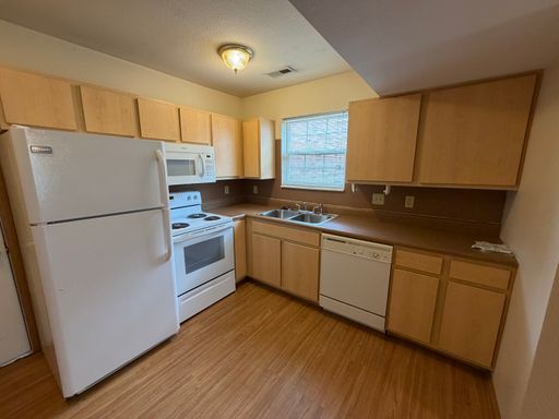 1408 W Frosty, Unit 4, Ozark, MO 65721