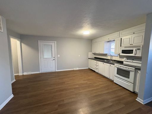 1164 S Hillcrest Ave, Springfield, MO 65802