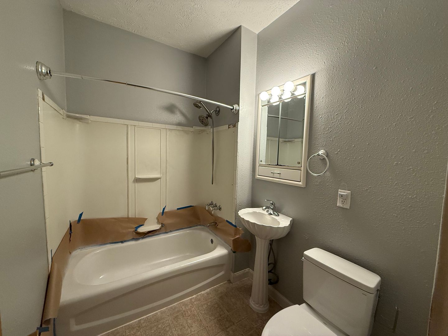 1031 W Turner St, Springfield, MO 65803 - Photo 8