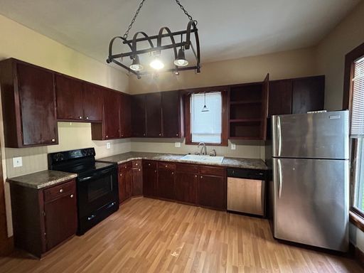 818 W Monroe Terrace, Springfield, MO 65806