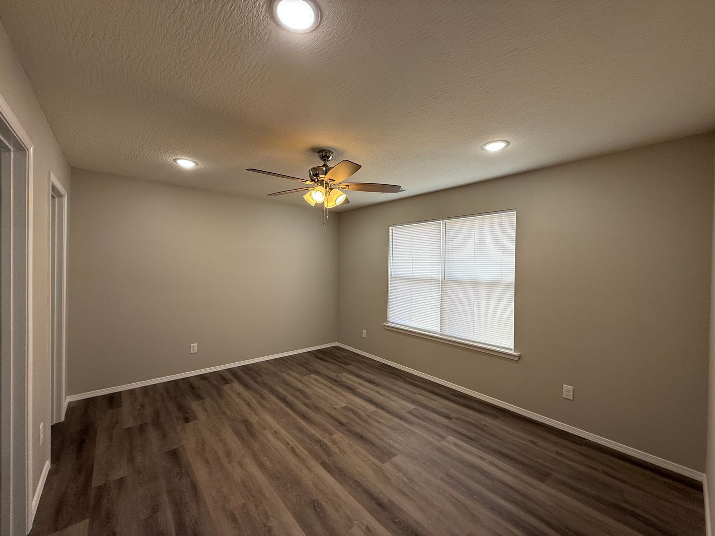 822 E Watermill Cir, Ozark, MO 65721 - Photo 10