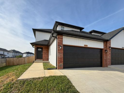 822 E Watermill Cir, Ozark, MO 65721
